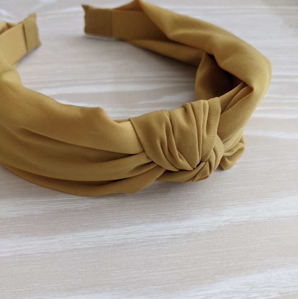 ANTHROPOLOGIE headband